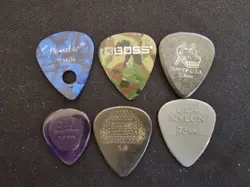 LOT OF (6) VINTAGE GUITAR PICK MUSIC COLLECTIBLE FENDER HOLED BOSS STUBBY DUNLOP