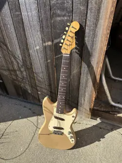 1959 1960 FENDER DUO-SONIC ELECTRIC GUITAR