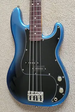FENDER AMERICAN PROFESSIONAL II PRECISION BASS GUITAR, DARK NIGHT, DELUXE HSC