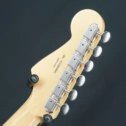 Fender 2023 Collection Traditional 60s Stratocaster (Olympic White with Blue Com