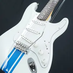 Fender 2023 Collection Traditional 60s Stratocaster (Olympic White with Blue Com