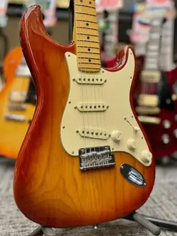 FENDER AMERICAN PROFESSIONAL II STRATOCASTER -SIENNA SUNBURST / MAPLE- 2022