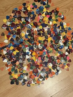 1000 GUITAR PICKS FENDER MARTIN DUNLOP ALICE PLANET WAVES 