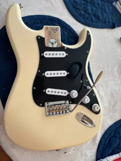 FENDER ALBERT HAMMOND JR BODY 