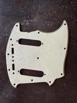 1960’S VINTAGE FENDER MUSTANG PEARLOID PICKGUARD 