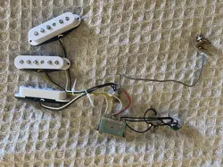 FENDER ALNICO V, IIIV, IIV STRATOCASTER PICKUP SET MODERN-VINTAGE TONE