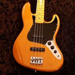 FENDER AMERICAN PROFESSIONAL II JAZZ BASS USED 2023 ALDER BODY W/HARD CASE