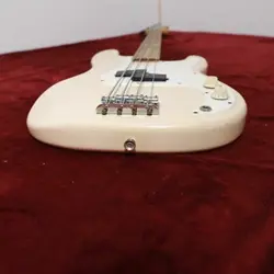 8297 FENDER MEXICO PRECISION BASE WHITE
