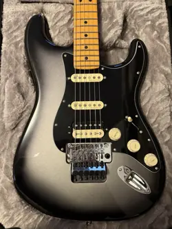 FENDER USA ULTRA LUXE STRATOCASTER FLOYD ROSE HSS MAPLE FINGERBOARD SILVERBURST