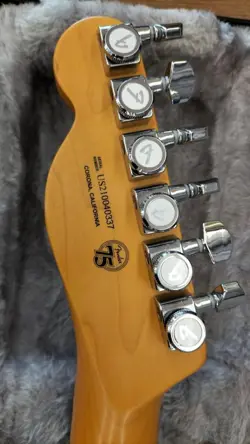 AMERICAN ULTRA TELE RW TXT Model No. AMERICAN ULTRA TELE RW TXT FENDER