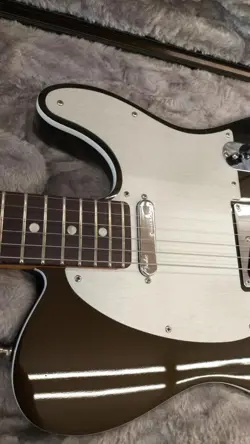 AMERICAN ULTRA TELE RW TXT Model No. AMERICAN ULTRA TELE RW TXT FENDER