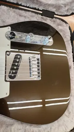 AMERICAN ULTRA TELE RW TXT Model No. AMERICAN ULTRA TELE RW TXT FENDER