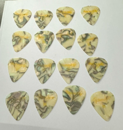 16 FENDER CUSTOM SHOP GUITART PICKS ABALONE