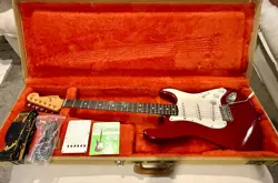 1988 FENDER STRATOCASTER AVRI '62 CANDY APPLE RED (OVER-SPRAYED BODY)