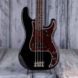 FENDER AMERICAN VINTAGE II 1960 PRECISION BASS, BLACK