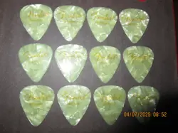 12 PACK OLDER FENDER PREMIUM CELLULOID GUITAR PICKS - WHITE MEDIUM GAUGE #1665
