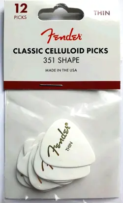 12 FENDER 351 PICKS, THIN CLASSIC CELLULOID, GUITAR PICK HANG BAG