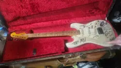 1958 FENDER STRATOCASTER AUTOGRAPHED (SEE DESCRIPTION)