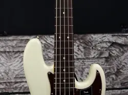 FENDER AMERICAN PROFESSIONAL II JAZZ BASS V OLYMPIC WHITE