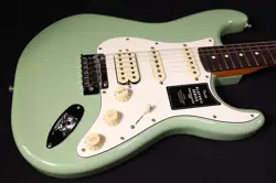 014-0510-565 FENDER PLAYER II STRATOCASTER ROSEWOOD NECK BIRCH GREEN GUITAR