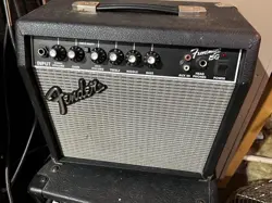 FENDER FRONTMAN 15G 15 WATT GUITAR AMP