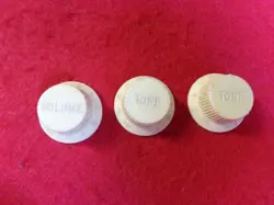 VINTAGE 1964 FENDER STRATOCASTER KNOB SET.