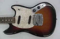 FENDER AM PERF MUSTANG RW 3TSB USED 2019 ALDERBODY ROSEWOODFINGERBOARD W/GIGCASE
