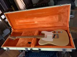INCREDIBLE 2002 FENDER CLASSIC SERIES 50'S TELECASTER W/ CUSTOM HARDCASE!