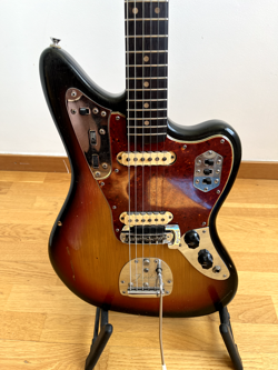 1964 FENDER JAGUAR SUNBURST (REFINISHED)