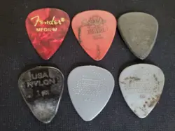LOT (6) VINTAGE GUITAR PICK MUSIC COLLECTIBLE FENDER DUNLOP TORTEX GATOR NYLON