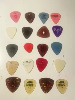 LOT OF 20 VINTAGE GUITAR PICKS - NEW & USED FENDER, DUNLOP, HEAVY THIN