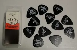 12 FENDER MOJO OIL CUSTOM SHOP GUITAR PICKS 351TYPE IN BLACK MEDIUM NEW