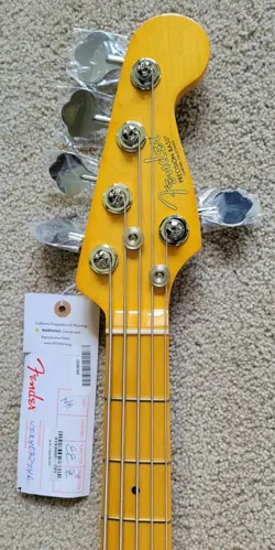 FENDER AMERICAN PROFESSIONAL II PRECISION BASS V, DARK NIGHT, DELUXE MOLDED CASE