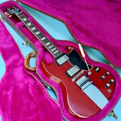 GIBSON '61 REISSUE SG STANDARD WITH MAESTRO VIBROLA HERITAGE CHERRY