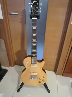 GUITAR MINT GOOD