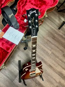 GIBSON LES PAUL CLASSIC ELECTRIC GUITAR - HERITAGE CHERRY SUNBURST W/OHSC