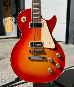 2021 GIBSON LES PAUL DELUXE CHERRY SUNBURST WITH ORIGINAL CASE