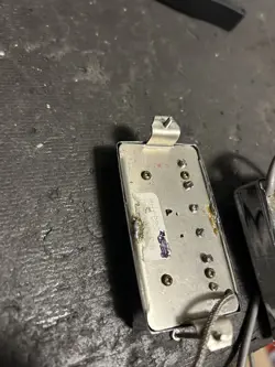 HUMBUCKER NECK BRIDGE