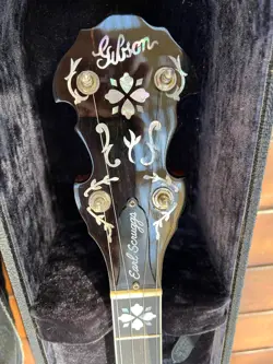 BANJO. CURLY MAPLE