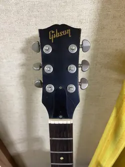 ACOUSTIC GUITAR 1970S