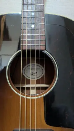 J45 ACOUSTIC GUITAR