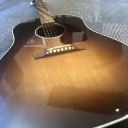ACOUSTIC GUITAR STANDARD