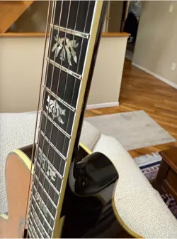 ACOUSTIC/ELECTRIC GUITAR