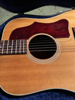 J-50 DELUXE ACOUSTIC