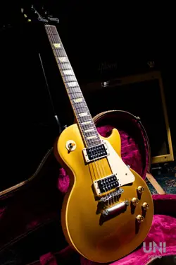 2001 ELECTRIC GUITAR