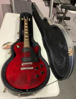 LOOK! 2006 GIBSON LES PAUL STUDIO ELECTRIC GUITAR, RED WINE, MADE IN USA, NICE!