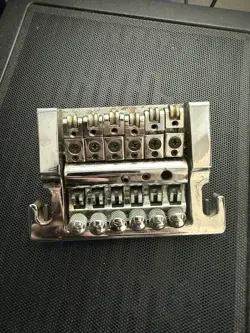 TREMOLO BRIDGE CHROME