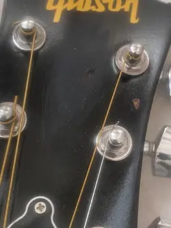 DREADNOUGHT ACOUSTIC GUITAR