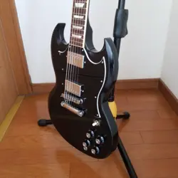 ELECTRIC GUITAR EXCELLENT