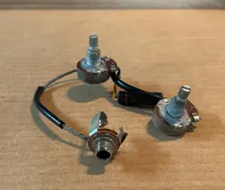 HARNESS POTS
